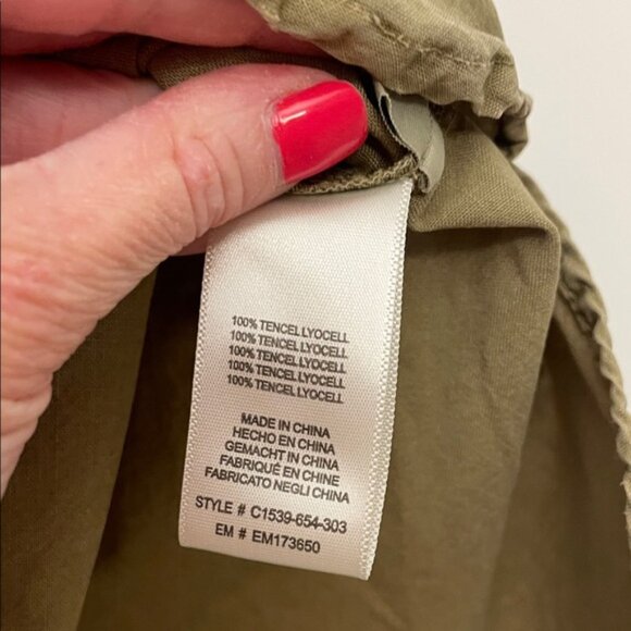 Olive Green Button-Up Shirt by cloth and stone - Picture 4 of 5